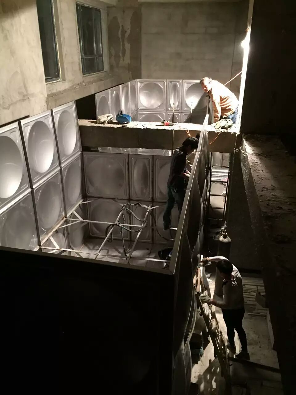 丹東不銹鋼水箱公司廠